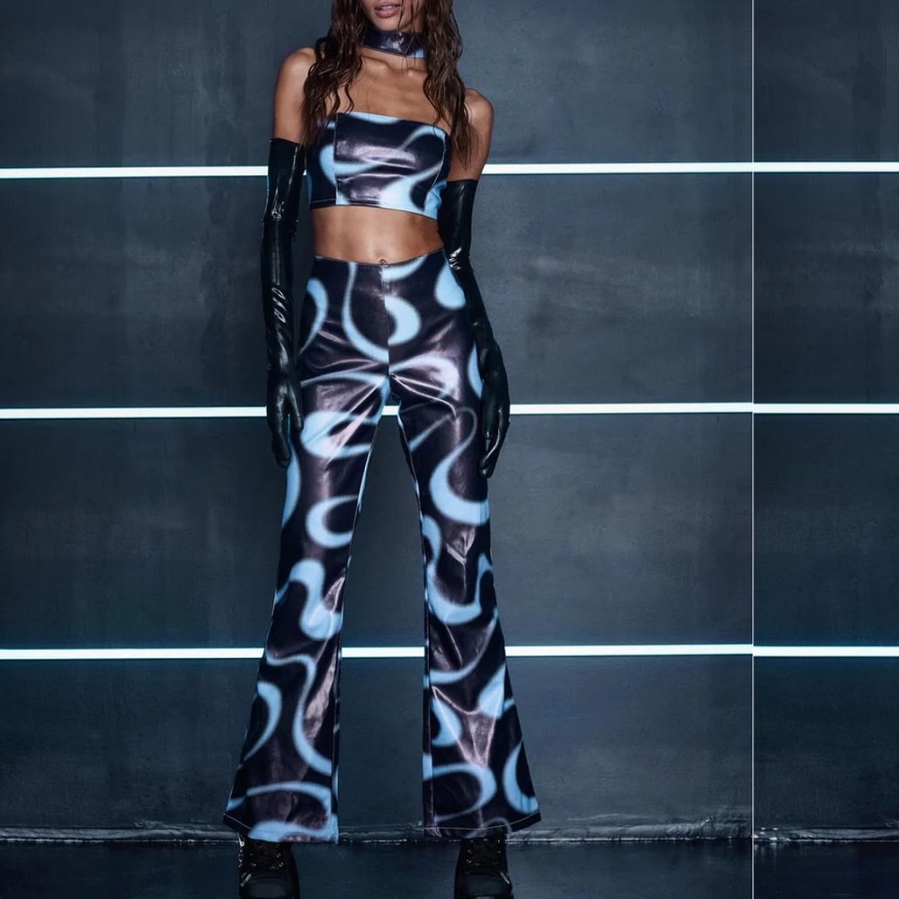 Size Large Poster Grl Escape Reality Pants Set